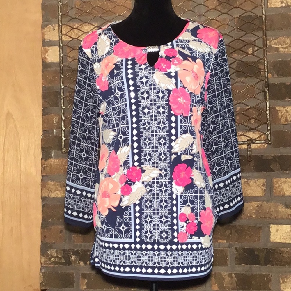 JM Collection tunic floral with embellishments  M
